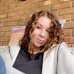 Meet your Posher, Abby